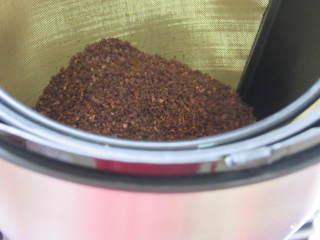 Making Cinnamon Coffee With a Capresso MG900 Coffee Machine