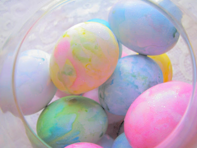 Hippy Trippy Tie-Dyed Easter Eggs & Green Eggs and Ham Recipe