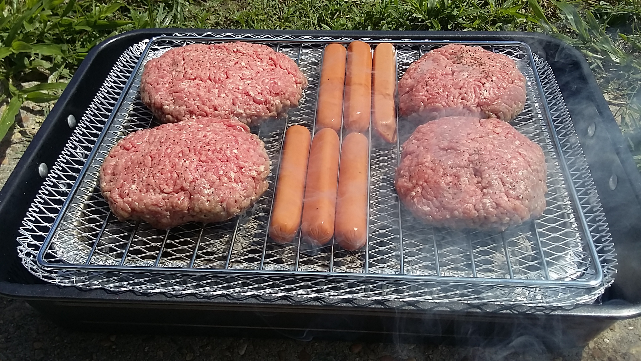 D.I.Y. Portable Disposable Charcoal Grill #SummerIsForSavings #CollectiveBias #WFM2 #AD