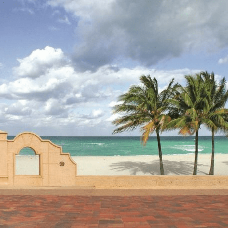 5 Places To Travel In Florida Besides Disney, Hollywood Beach