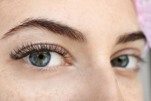 Pros & Cons of Eyelash Extensions