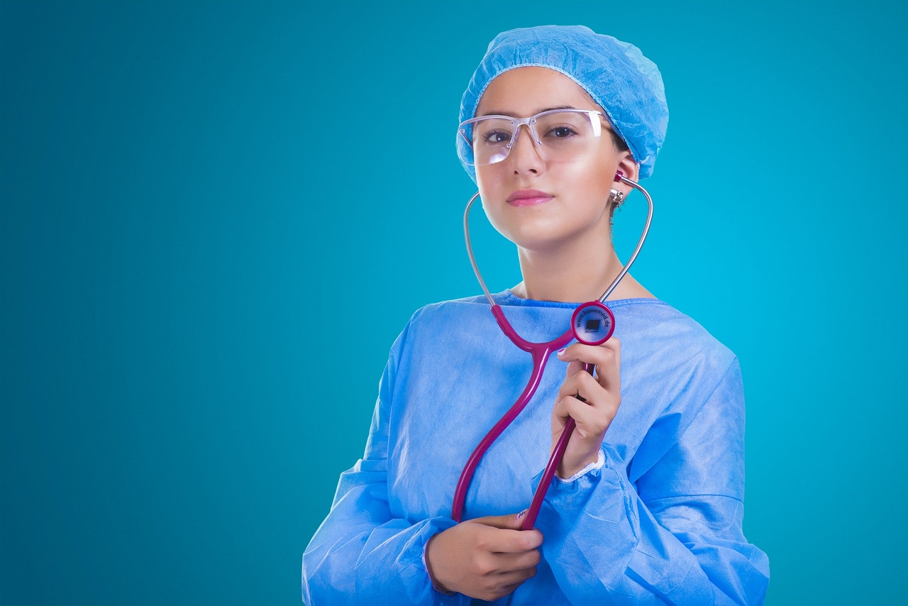 4 Ways To Look Fashionable In Nursing Scrubs