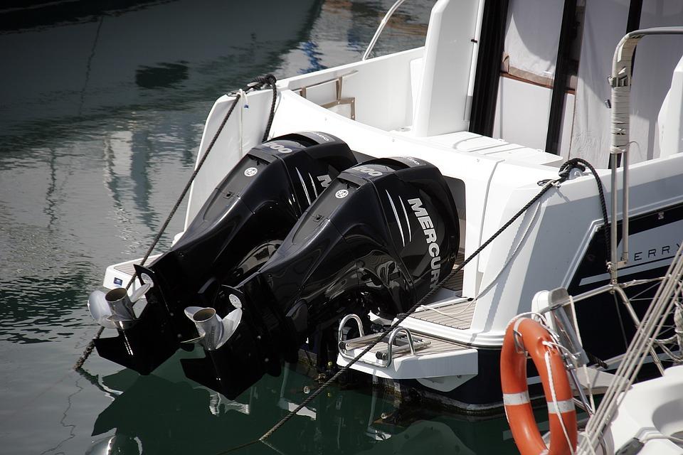 How to Give your Outboard Motor an End of Season Service