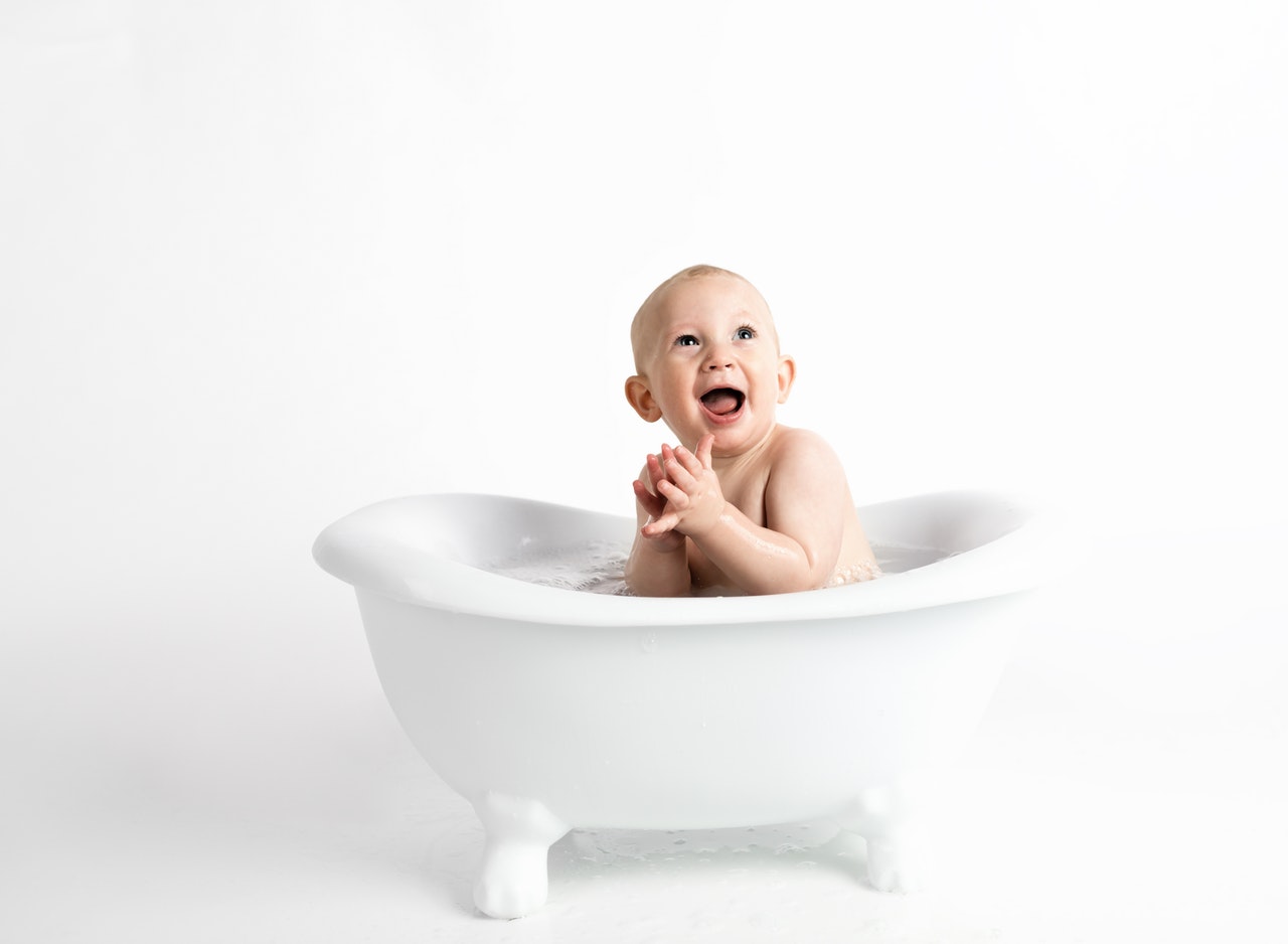 為何新生嬰兒需要安全嬰兒沐浴產品