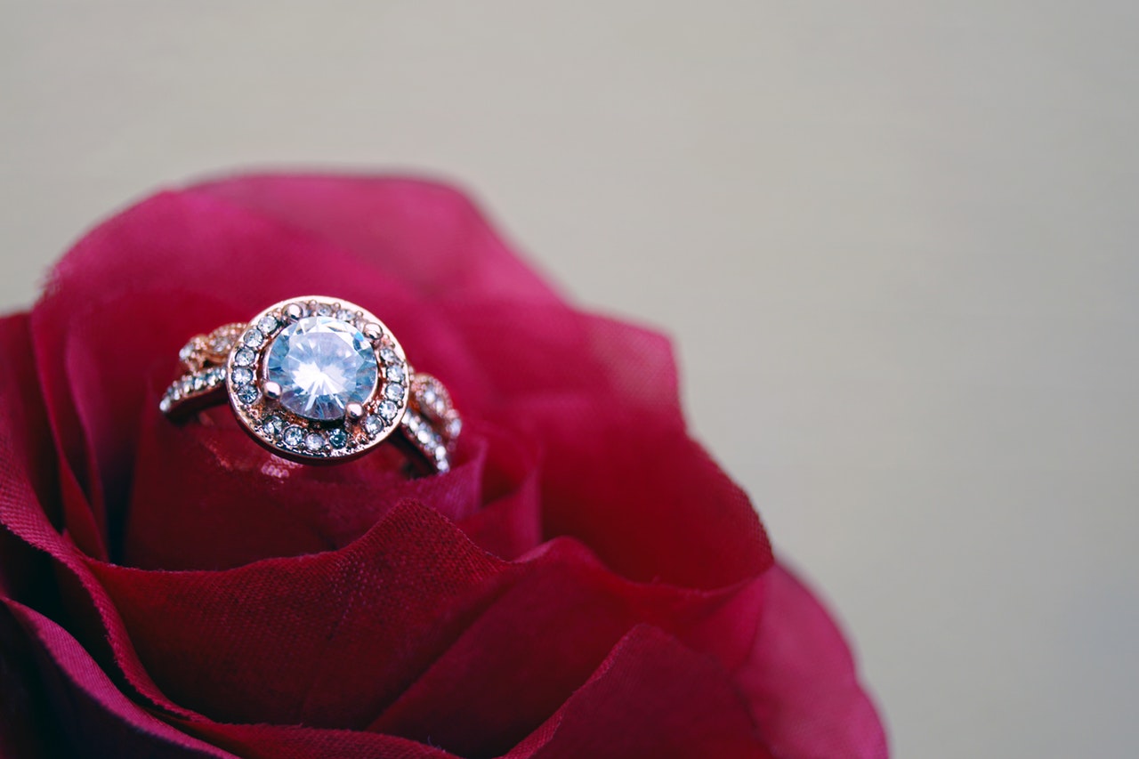 Reasons to choose a customised diamond ring in Singapore