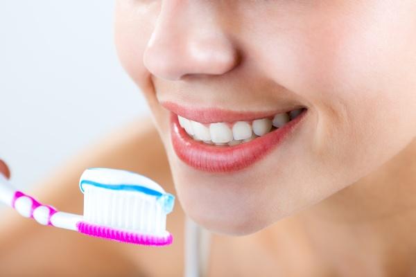 Facts to Know Before Buying A Teeth Whitening Kit