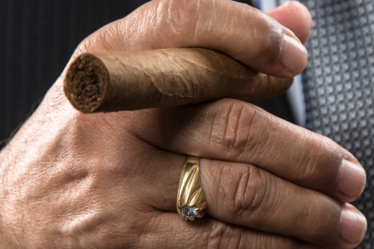 How to Hold a Cigar