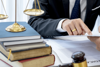4 Ways Employment Lawyers Help Employees