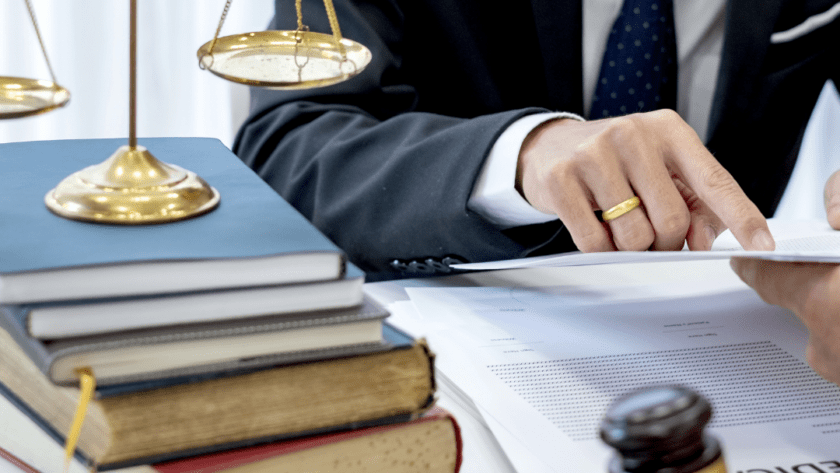 4 Ways Employment Lawyers Help Employees