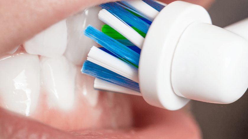 Tips To Clean Your Teeth The Right Way