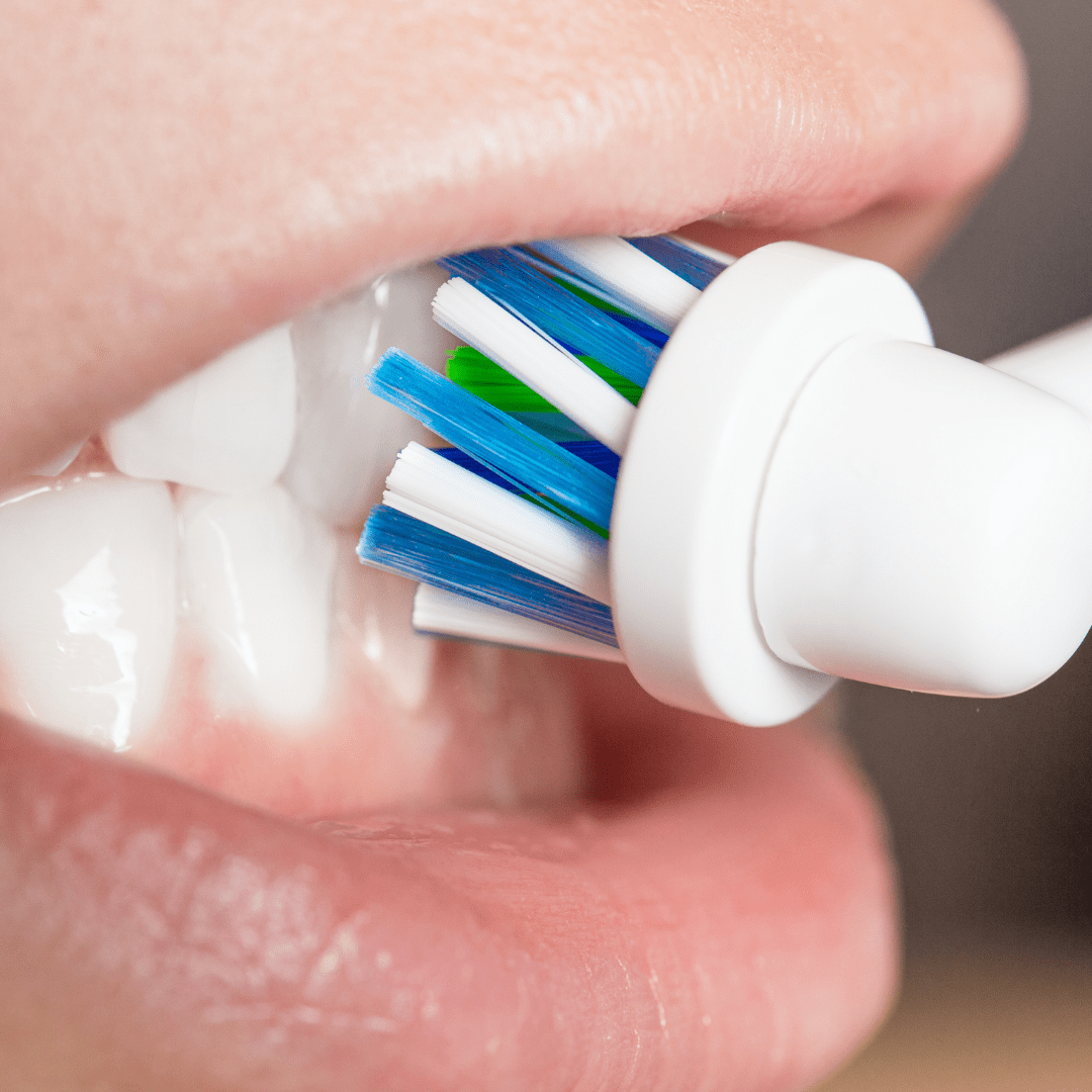 Tips To Clean Your Teeth The Right Way