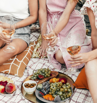 How to Host the Best Boho Picnic for Your Friends