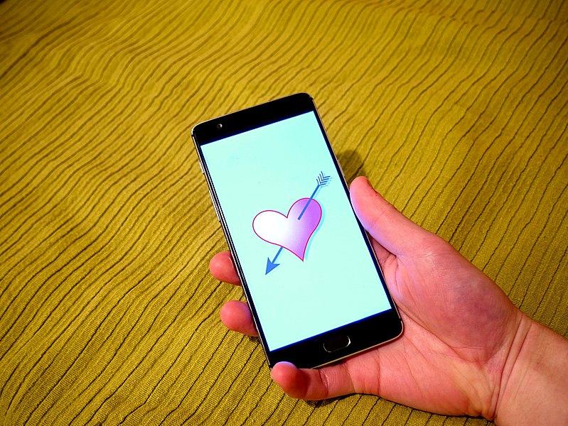 Using Dating and Fling Apps Safely