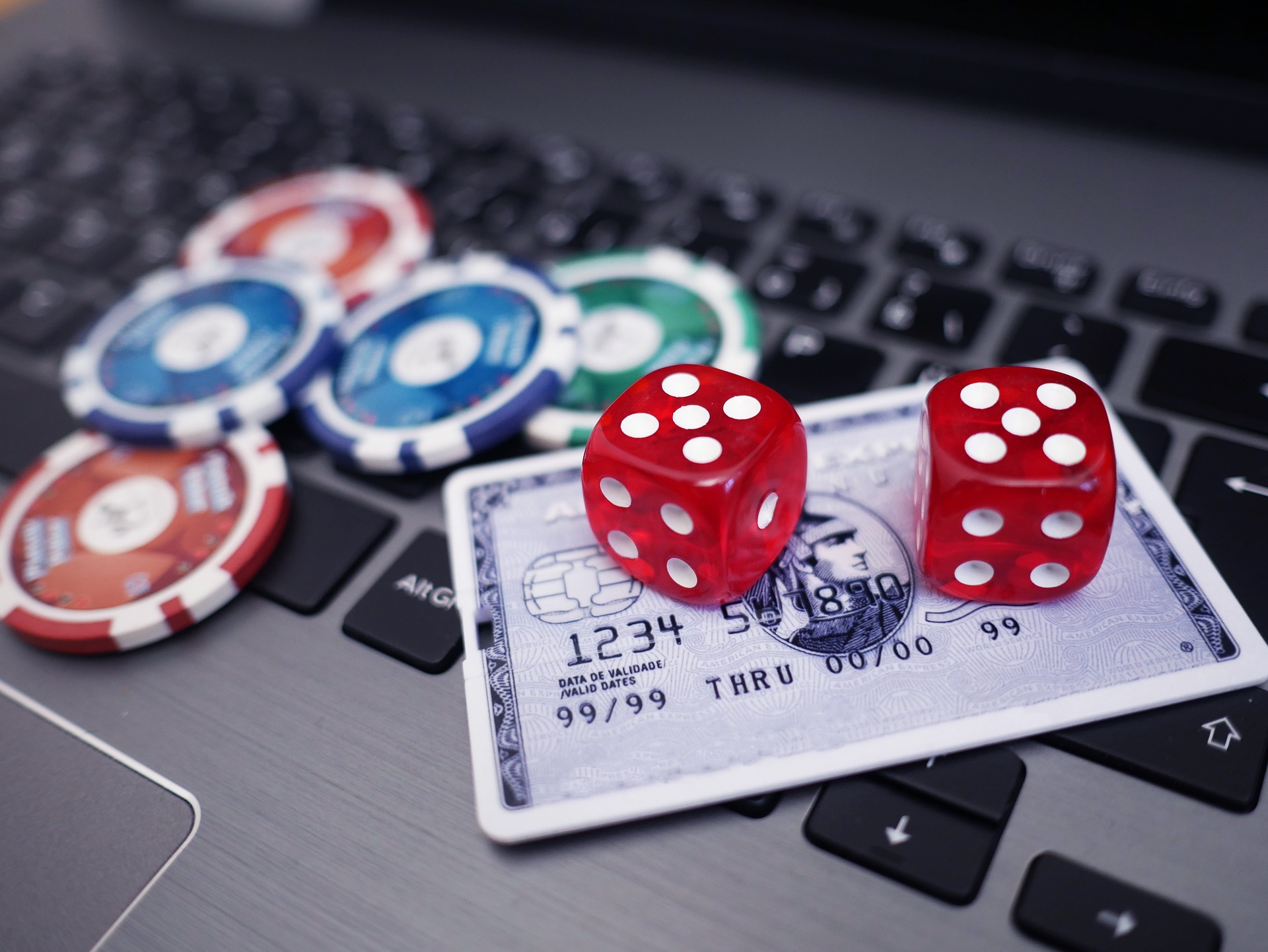 Smart Ways to Incorporate Online Games of Luck Into Your Lifestyle