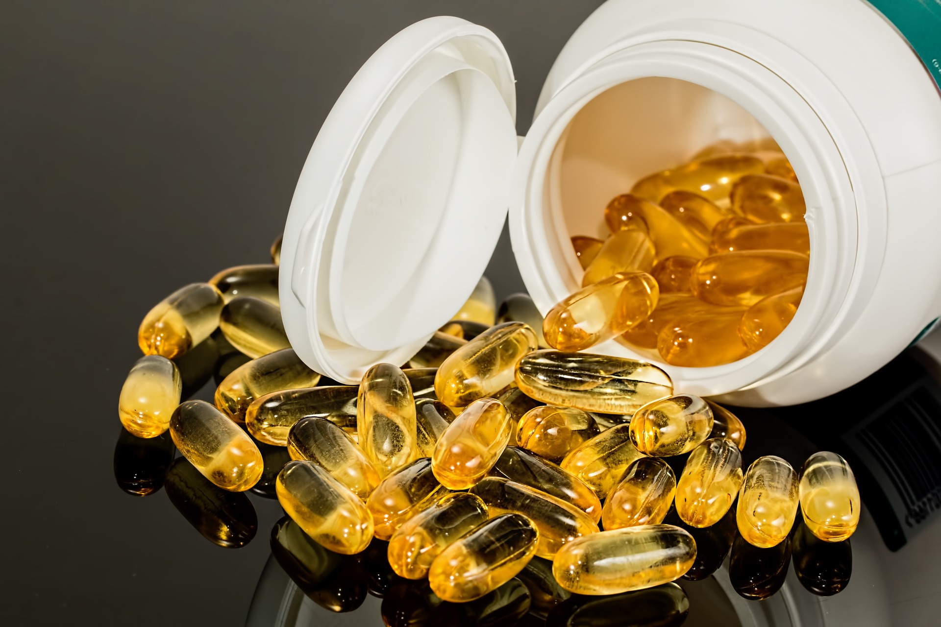Synthetic Or Natural Supplements? These Are The Pros And Cons