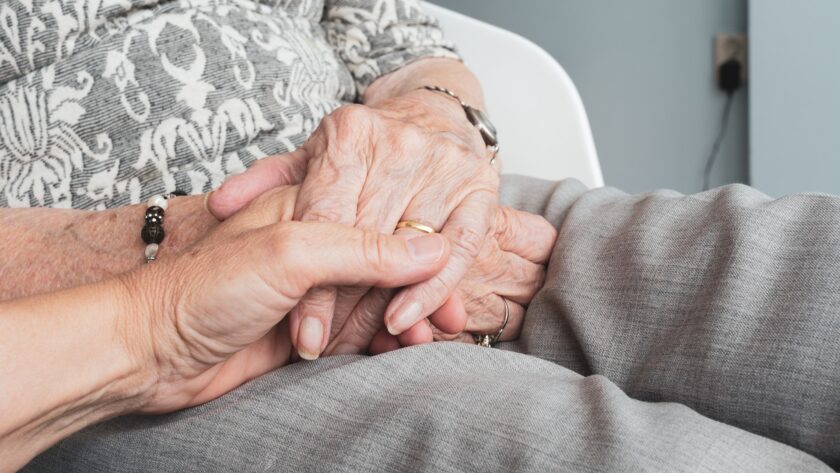 5 Ways To Help Your Elderly Loved Ones In Retirement