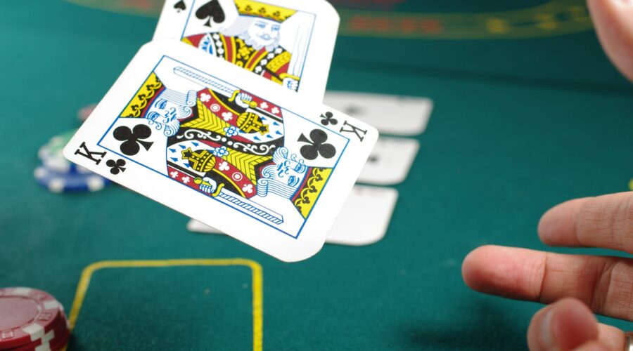 A Beginner's Guide to Online Gambling: 8 Key Considerations