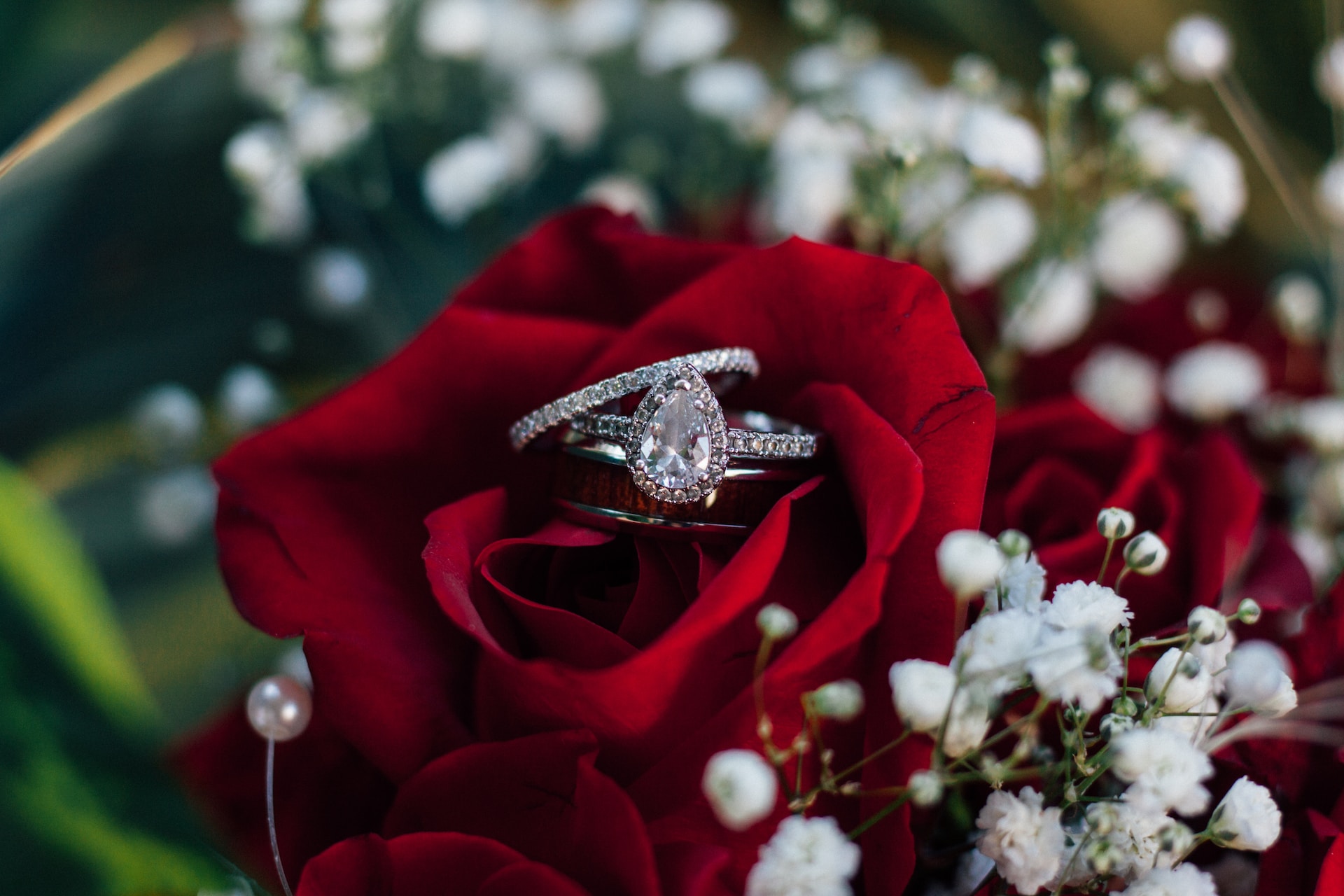 The Art Of Incorporating Sentimental Elements Into Engagement Rings