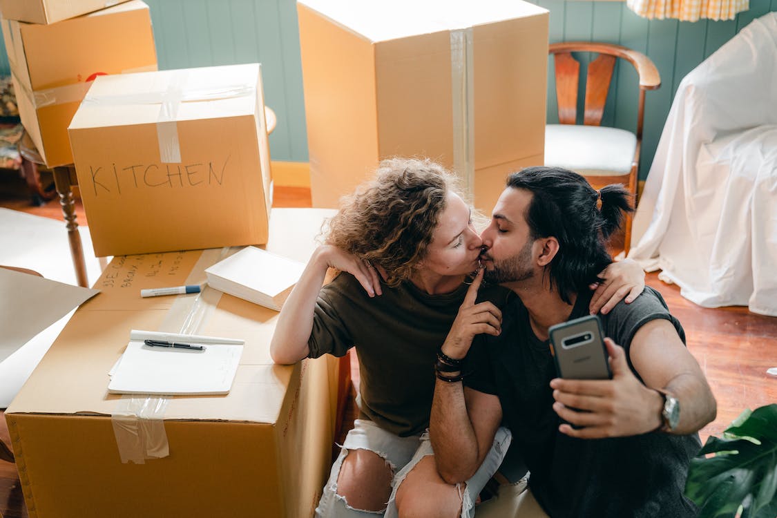 Moving into His Place or Yours? 5 Reasons Why It's Better to Get a New Place Together