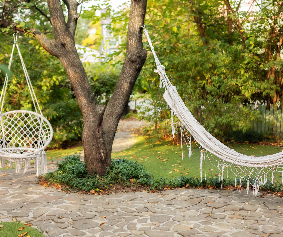 Why a Swing Chair Is Perfect For Your Backyard Aesthetics