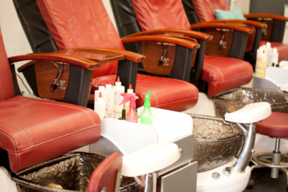 Top 5 Must-Have Features in Luxury Pedicure Chairs