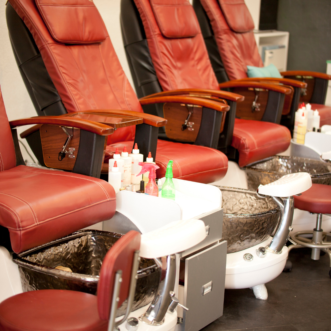 Top 5 Must-Have Features in Luxury Pedicure Chairs